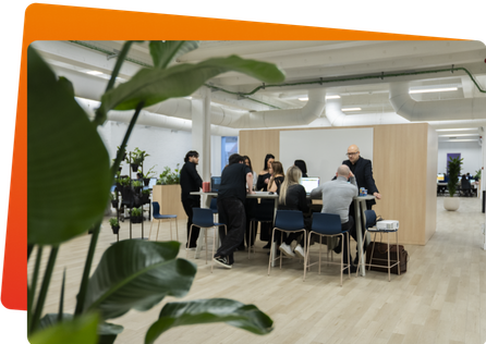 salesUp consultants die een interne vergadering hebben