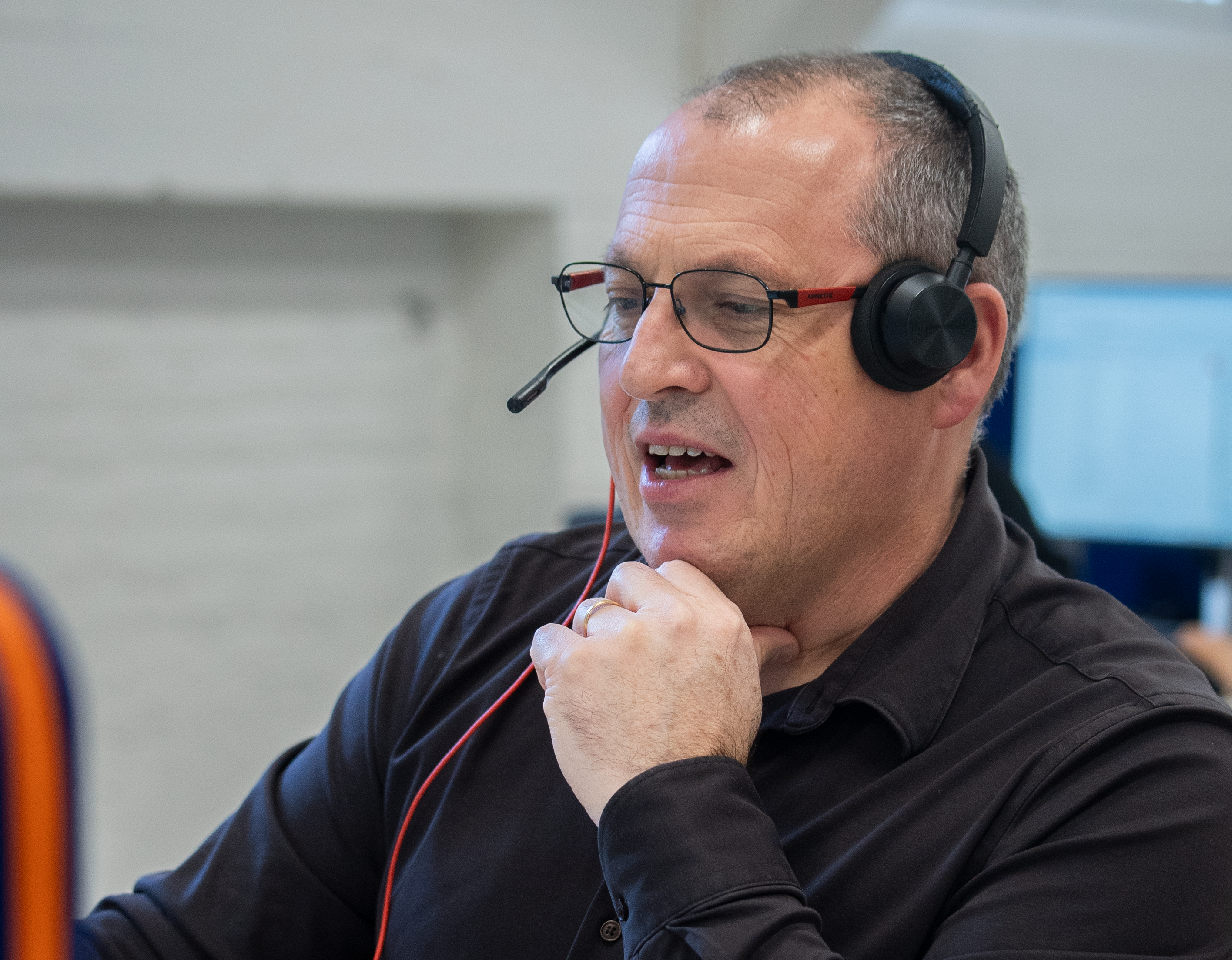 Le coach salesUp accompagne un commercial dans la prospection téléphonique authentique, sans script d'appel rigide